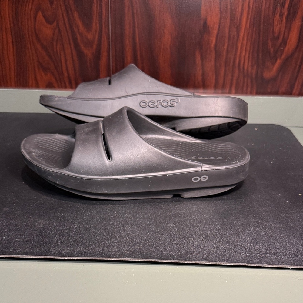 Unisex Black Slide Sandals - Picture 5 of 5